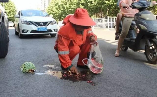 耀邦环卫工人作业.jpg 耀邦环卫工人作业.jpg
